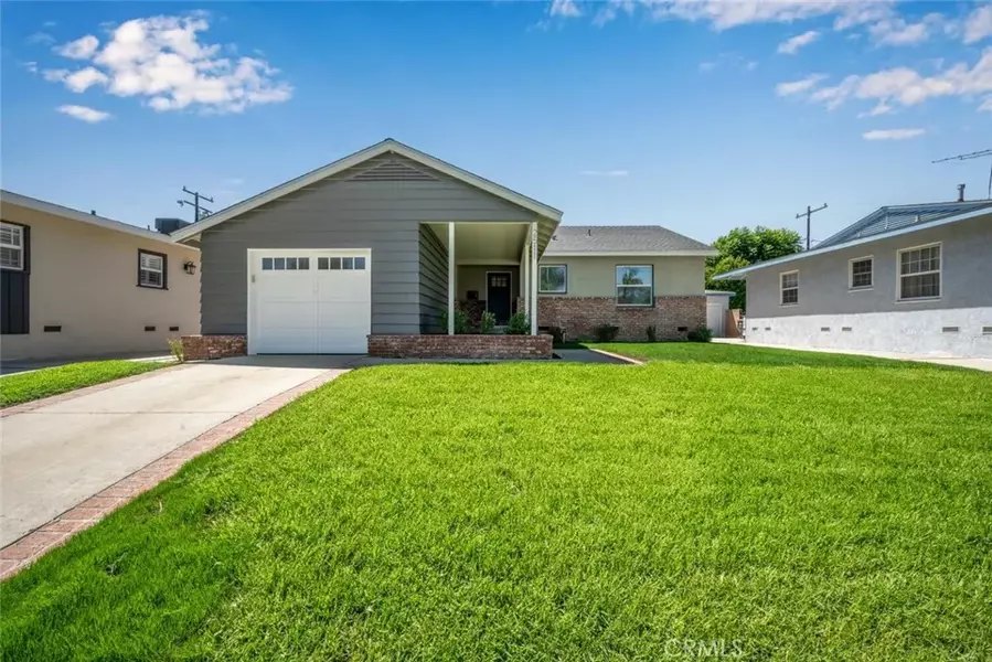 2511 Nipomo Avenue, Long Beach, CA 90815