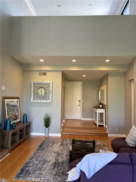 5330 Yarmouth Avenue #314, Encino, CA 91316