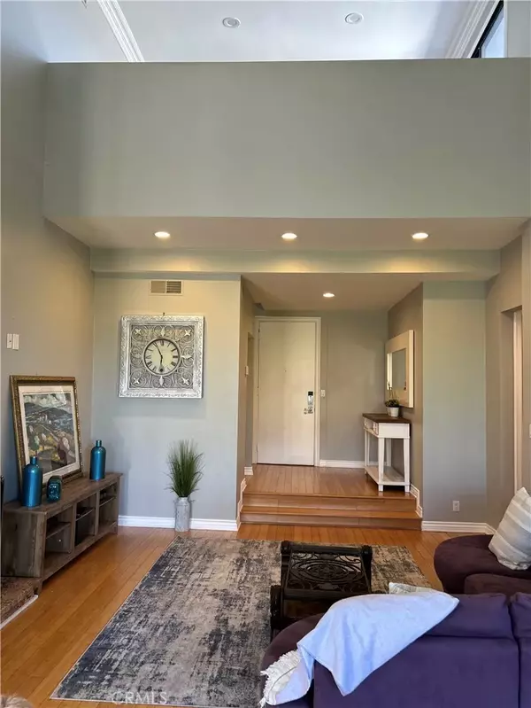 5330 Yarmouth Avenue #314, Encino, CA 91316
