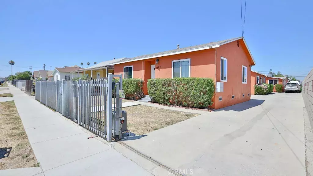 Los Angeles, CA 90044,1105 W 93rd Street