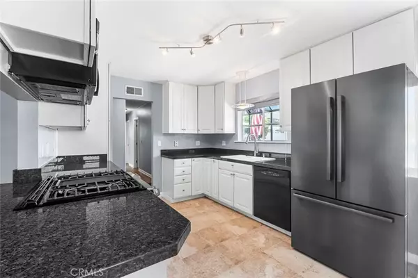 Huntington Beach, CA 92647,15072 Sussex Circle