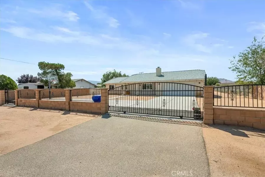 22393 Lone Eagle Road, Apple Valley, CA 92308