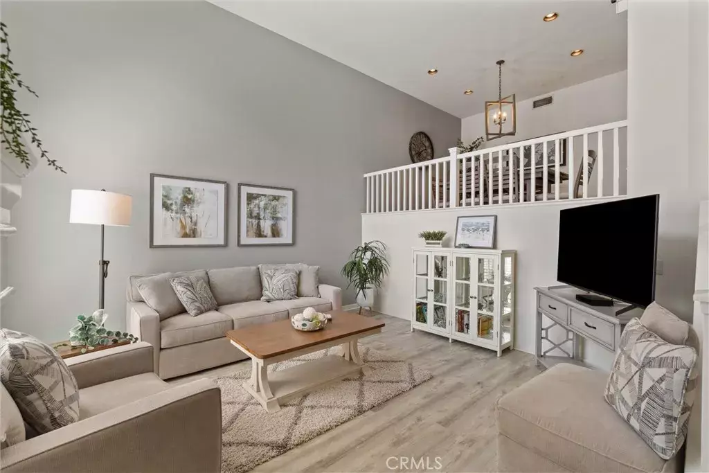 Huntington Beach, CA 92648,19271 Surfwave Drive