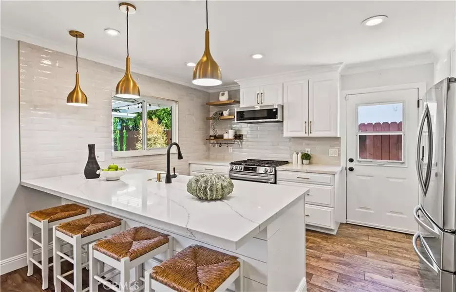 3295 Iowa Street, Costa Mesa, CA 92626