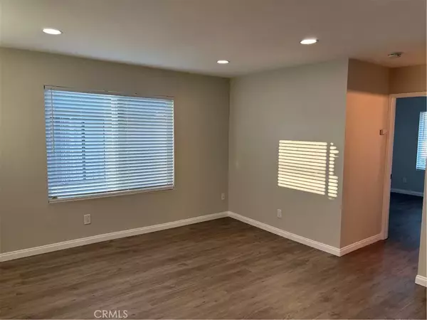 Huntington Beach, CA 92649,16971 Hoskins Lane #3