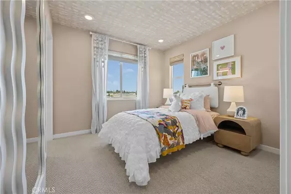 Downey, CA 90240,7344 Diamond Drive