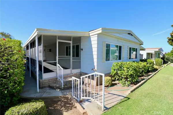 Yorba Linda, CA 92886,16959 Lake Knoll #109