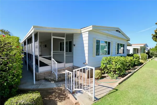 Yorba Linda, CA 92886,16959 Lake Knoll #109