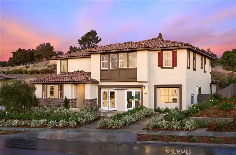 2016 Saguaro Glen, Escondido, CA 92025