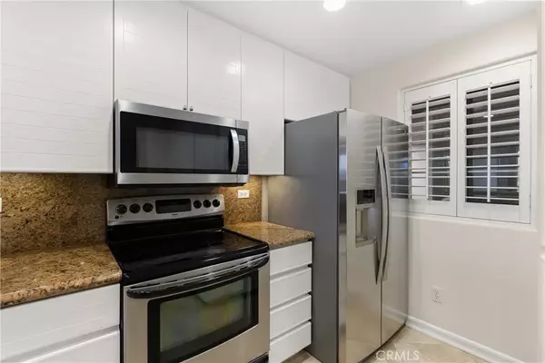 Irvine, CA 92612,2243 Martin #207