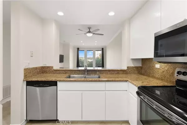 Irvine, CA 92612,2243 Martin #207