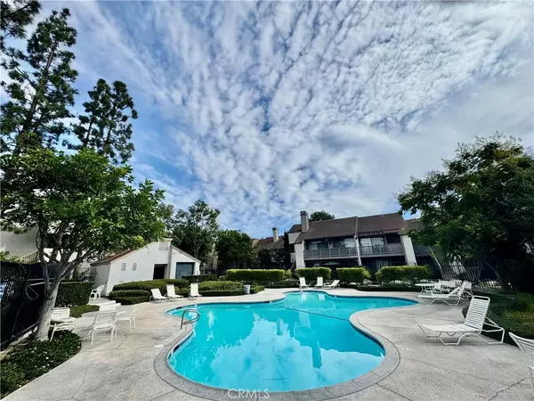 10580 Lakeside Drive North #E, Garden Grove, CA 92840