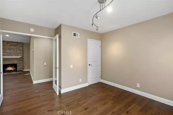 Mission Viejo, CA 92691,22182 Platino