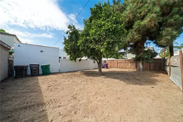 Long Beach, CA 90805,241 E 57th Street