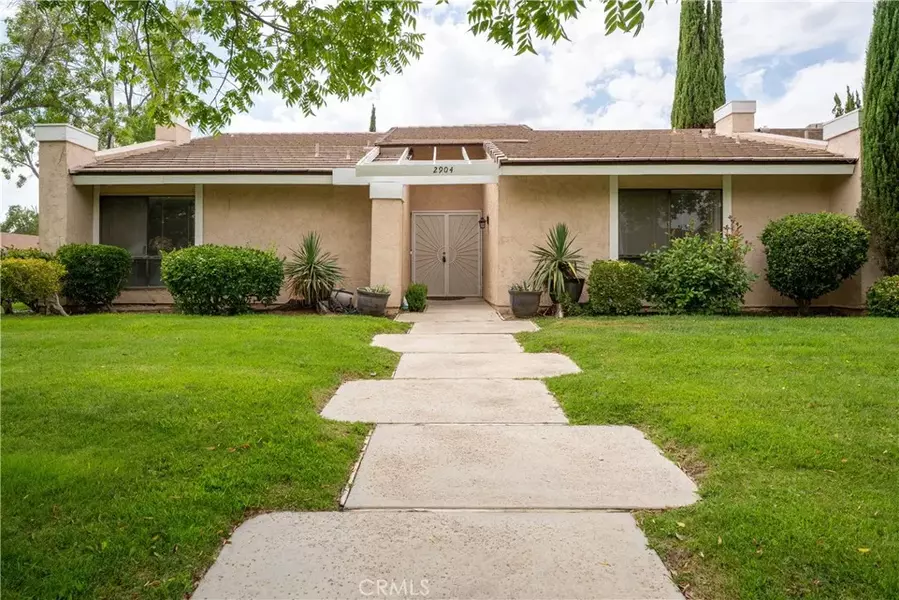 2904 W Avenue J4, Lancaster, CA 93536