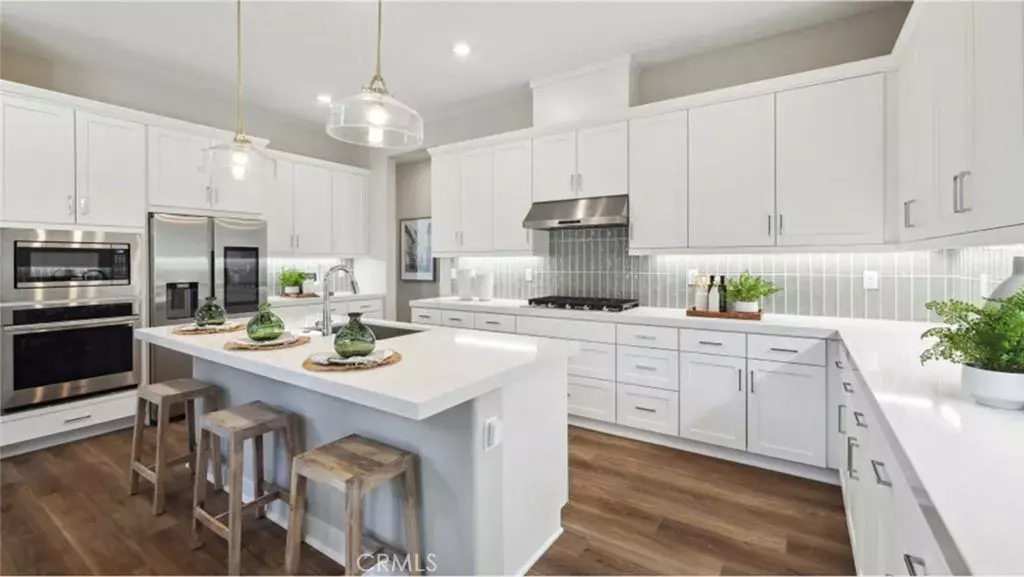 24501 Villa La Sombrilla, Valencia, CA 91354