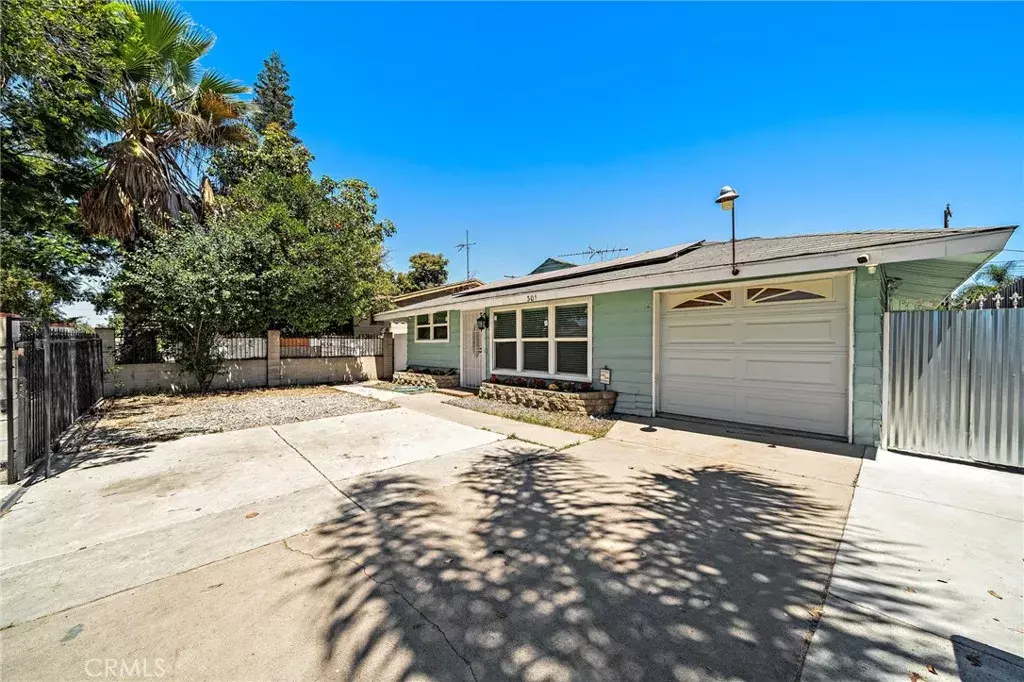 Santa Ana, CA 92703,301 N Bewley Street