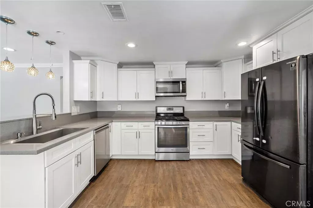 Santa Ana, CA 92703,301 N Bewley Street