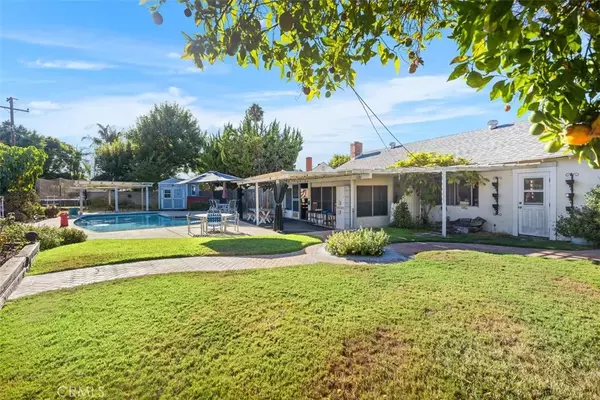 24112 La Rosa, Lake Forest, CA 92690