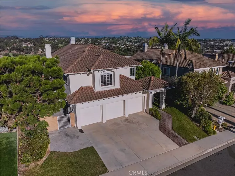 26742 Bridlewood Drive, Laguna Hills, CA 92653