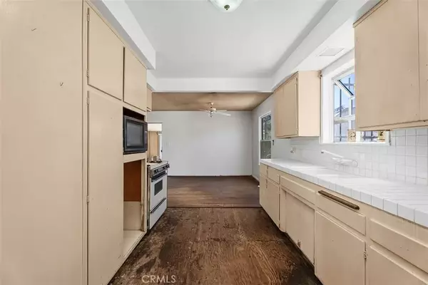 Westminster, CA 92683,7362 Stahov Avenue