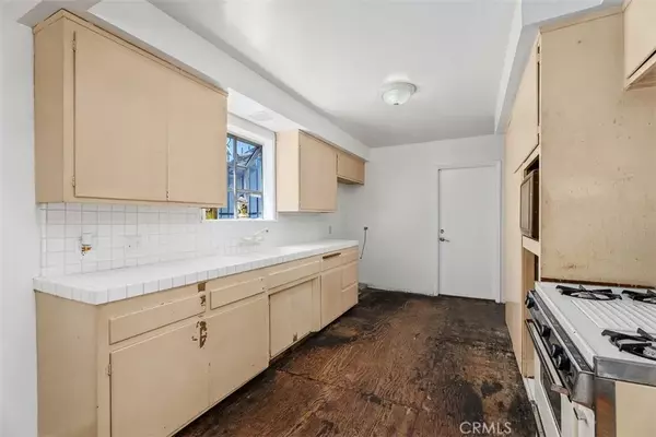 Westminster, CA 92683,7362 Stahov Avenue