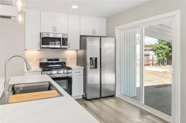 Fontana, CA 92335,9831 Oleander Avenue