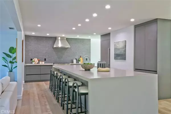 Costa Mesa, CA 92627,418 E Bay Street