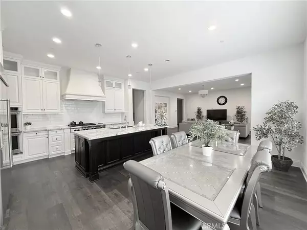 Tustin, CA 92782,18 Meadow Pl