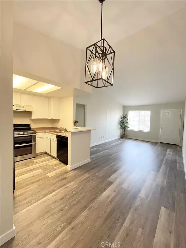 Irvine, CA 92614,31 Alicante Aisle #59
