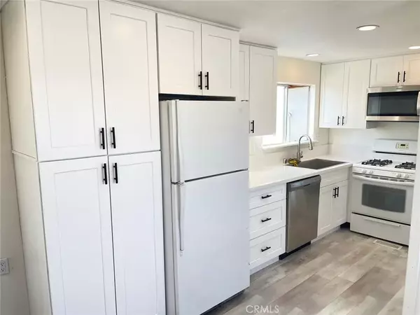 29 Palms, CA 92277,71630 29 Palms Hwy #1