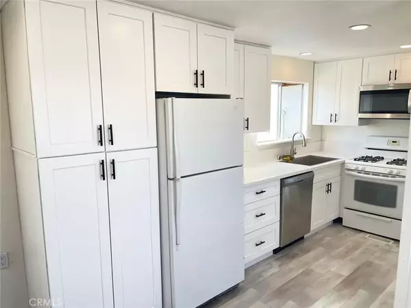 29 Palms, CA 92277,71630 29 Palms Hwy #1