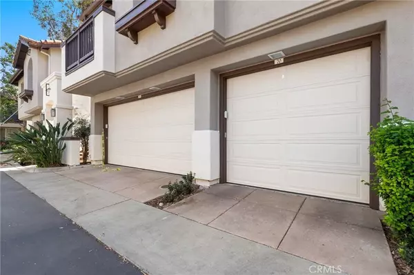 Tustin, CA 92782,2960 Champion Way #1208