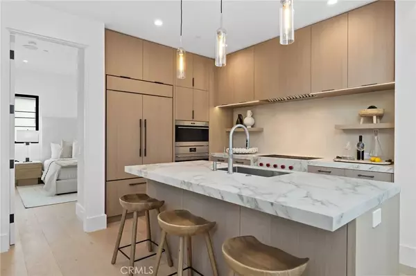 Corona Del Mar, CA 92625,506 Avocado Avenue