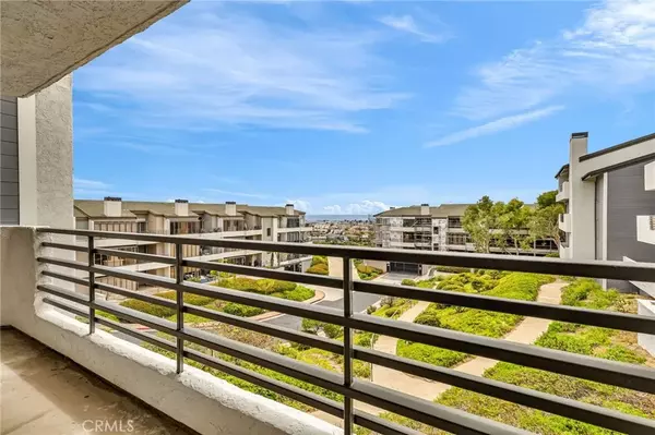 220 Nice Lane #208, Newport Beach, CA 92663