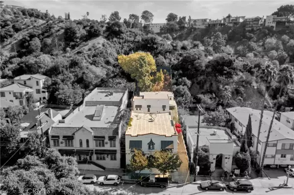 Los Angeles, CA 90068,2568 N Beachwood Drive