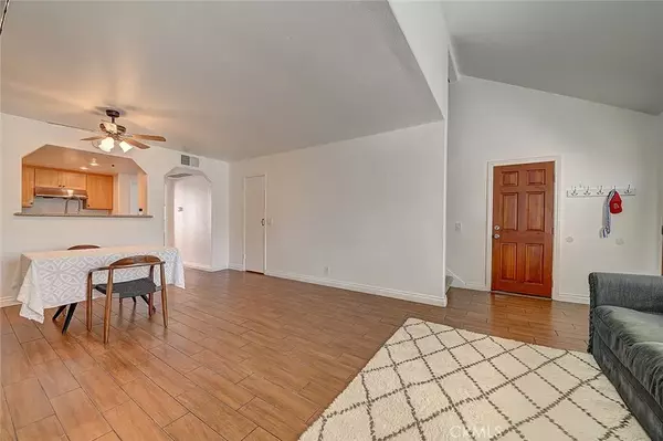 Huntington Beach, CA 92646,18683 Applewood Circle #16