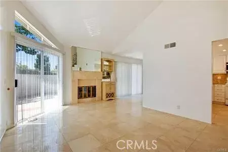 Irvine, CA 92612,152 Stanford Court #76