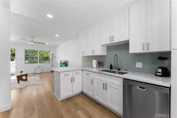 Pacific Beach (san Diego), CA 92109,2075 Reed Ave.