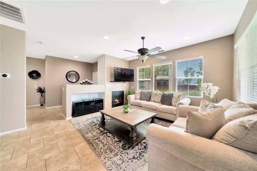 15427 Park Point #102, Lake Elsinore, CA 92532