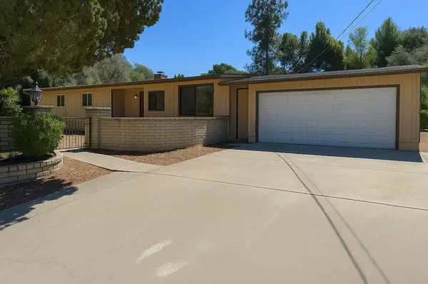 2243 Avenida Del Diablo, Escondido, CA 92029