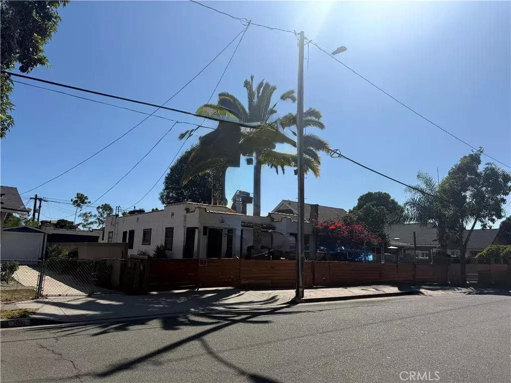 Santa Ana, CA 92703,1008 W 3rd Street