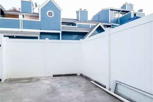Brea, CA 92821,225 S Redwood Avenue #19