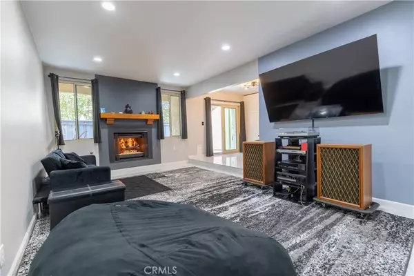 17430 Vanowen #1, Lake Balboa, CA 91406