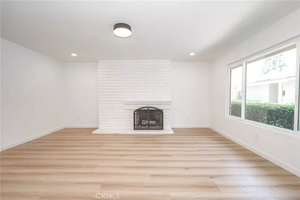 Tustin, CA 92780,12700 Newport Ave #24