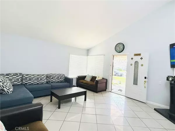 Mission Viejo, CA 92691,27391 Pinavete