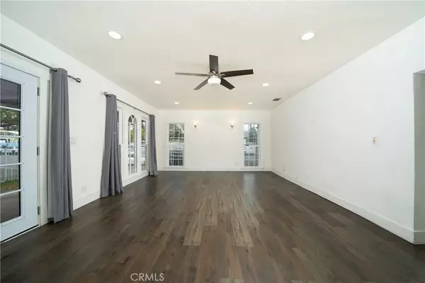 Santa Ana, CA 92701,201 S Orange Avenue