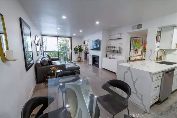 906 Doheny Drive #303, West Hollywood, CA 90069