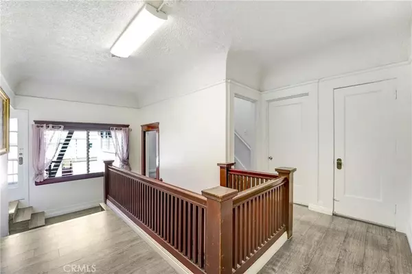 Los Angeles, CA 90006,1041 Elden Avenue