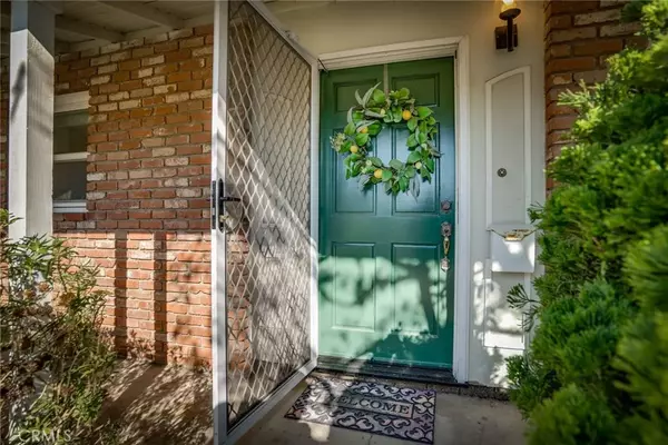 Huntington Beach, CA 92646,20642 Goshawk Lane